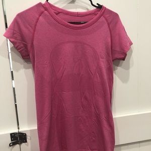 Lulu lemon shirt